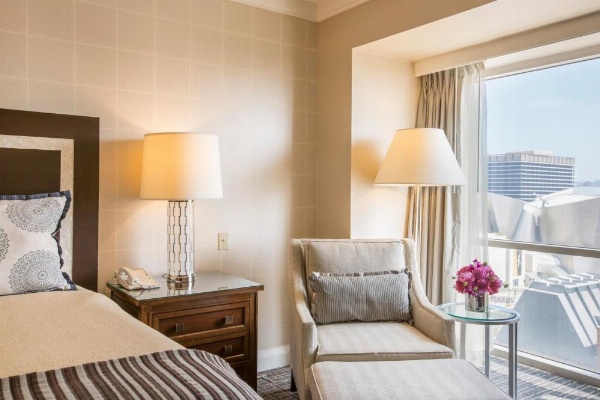 Omni Los Angeles Hotel At California Plaza image 30